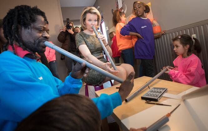 Entertainment Themen der Woche KW07 Entertainment Bilder des Tages Queen Mathilde of Belgium pictured during a royal visit to the Fernand Philippe center for troubled women and children, in Wanfercee-Baulet, Fleurus, Friday 15 February 2019. In this center for women and kids in need, the Queen visits a project called Music Connects from her foundation.  BENOITxDOPPAGNE 05530759