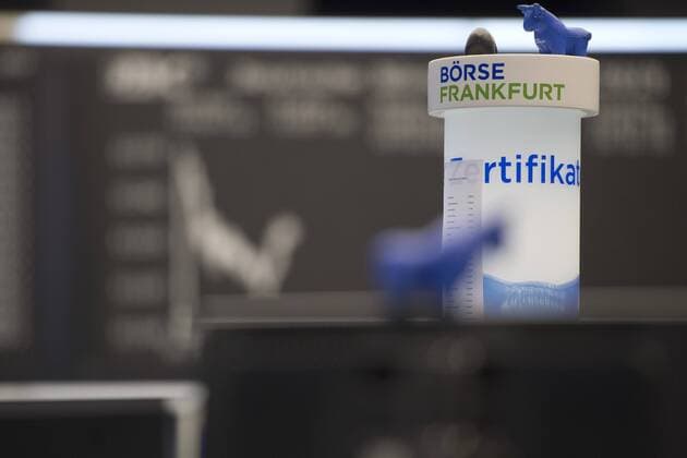 Blick in den Handelssaal der Deutschen Boerse in Frankfurt, Aktienhandel, Dax-Kurve, Kursentwicklung, Handelssaal der Frankfurter Wertpapierboerse, Broker, Anzeigentafel, Computerhandel, Aktienhaendler, Uebersicht, Aktienkurse, Dax, Allgemein, Feature, Randmotiv Pressekonferenz der Deutschen Boerse AG in Frankfurt am 14.02.2019.