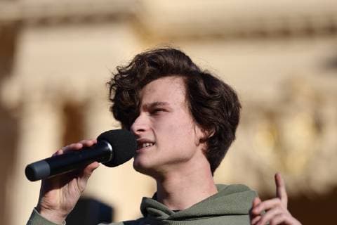 Robert Funke (Grüne Jugend Brandenburg, Bündnis 90 Die Grünen) spricht im Rahmen einer Fridays for Future Demo in Potsdam, 15. Februar 2019. Fridays for Future in Potsdam *** Robert Funke Green Youth Brandenburg Bündnis 90 Die Grünen speaks at a Fridays for Future Demo in Potsdam 15 February 2019 Fridays for Future in Potsdam