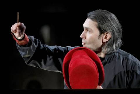Moskau, Oper Der Teufel in der Liebe im Stanislawski- und Nemirowitsch-Dantschenko-Musiktheater MOSCOW, RUSSIA - FEBRUARY 15, 2019: The opera s music director and conductor Vladimir Jurowski during the premiere performance of The Devil in Love opera staged by Alexander Titel at the Stanislavski and Nemirovich-Danchenko Moscow Academic Music Theatre. Artyom Geodakyan TASS  TS0A138E