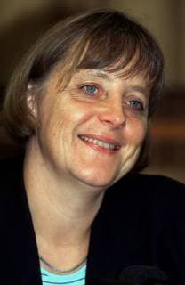 Angela MERKEL , CDU , Bundesministerin fuer Umwelt , Naturschutz und Reaktorsicherheit , September 1997 Angela MERKEL , CDU , September 1997 *** Angela MERKEL CDU Federal Minister for the Environment, Nature Conservation and Nuclear Safety September 1997 Angela MERKEL CDU September 1997