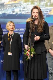 Vergabe des Preises der Leserjury des Tagesspiegel für den Film MONSTRI anlässlich der Preisverleihung der 69. Internationalen Filmfestspiele Berlin snapshot-photography xSeeliger