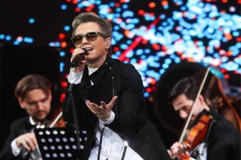 ST PETERSBURG, RUSSIA - FEBRUARY 16, 2019: Lead singer Svetlana Surganova of the Surganova I Orkestr Surganova and Orchestra band performs at the 2019 Chartova Dyuzhina music award ceremony at VTB Ice Palace. Alexander Demianchuk TASS  TS0A1536