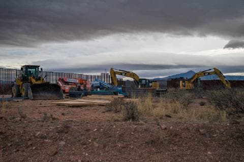 A section of the border fence in Naco, Arizona being replaced with modern barriers on February 14, 2019. US President Donald Trump has declared a National Emergency on Friday in order to help build the border wall along significant portions of the United States border with Mexico.  NAC2019021406 ARIANAxDREHSLER