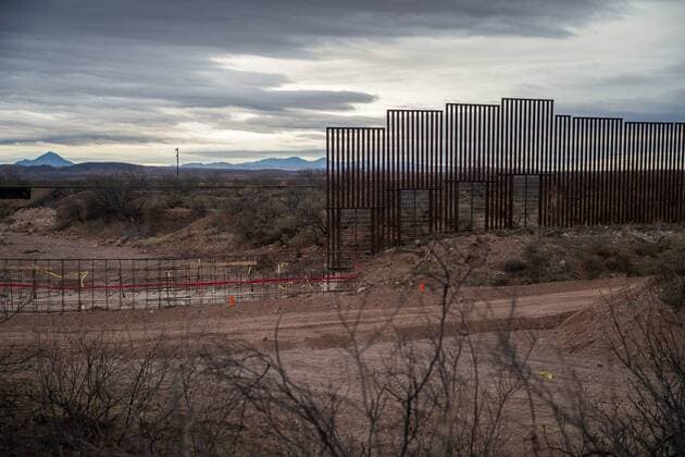 A section of the border fence in Naco, Arizona being replaced with modern barriers on February 14, 2019. US President Donald Trump has declared a National Emergency on Friday in order to help build the border wall along significant portions of the United States border with Mexico.  NAC2019021404 ARIANAxDREHSLER