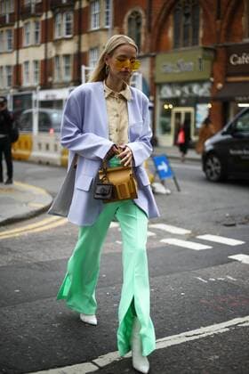 Leonie Hanne attending the A.W.A.K.E. show during London Fashion Week (16-02-019) - LFW: Fall 2019 Street Style Day 2, London England  Copyright: xValentinaxRanierix h_00581121