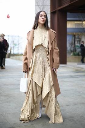 A chic showgoer attending the Alexa Chung show during London Fashion Week - Feb 16, 2019 - LFW: Fall 2019 Street Style Day 2, London England United Kingdom  Copyright: xValentinaxRanierix h_00581244