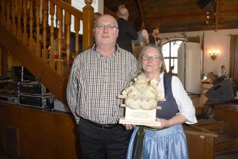 Lieblingsbiergarten bis 200 Plaetze Hans Inge Blum Alte Roggenschaenke Roggenburg-Preistraeger Muenchen 18.02.19 Hofbraeuhaus Bayerischer Wirtshauskultur Preisverleihung Fuer Lieblingsbiergarten und Bayerischer Stammtischbruder 2019 Wettbewerb Wirtshaus