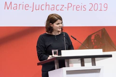 Die SPD-Bundestagsfraktion feiert den 100. Jahre Frauenwahlrecht Deutschland, Berlin - 18 02 2019: Veranstaltung der SPD-Bundestagsfraktion zu 100 Jahre Frauenwahlrecht – Unser Ziel ist Parität und Verleihung des Marie-Juchacz-Preises 2019. Im Bild ist Sophie Passmann (Autorin) zu sehen. Berlin Bundestag Berlin Deutschland
