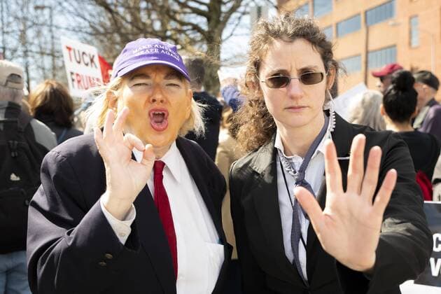 News Themen der Woche KW08 News Bilder des Tages February 18, 2019 - Atlanta, GA, U.S - One hundred demonstrators gathered at the Atlanta field office of U.S. Immigration and Customs Enforcement to protest againt President Trump s declaration of a national emergency in order to fund a wall along the U.S. Mexico border. The protest was part of a nationwide series of protests organized by MoveOn.org, and was locally supported by organizations such as the Georgia Alliance for Social Justice, the ACLU, and Project South. Pictured is activist PRISCILLA SMITH protraying Donna J. Trump at the protest. Atlanta U.S. - ZUMAe86_ 20190218_zap_e86_016 Copyright: xStevexEberhardtx
