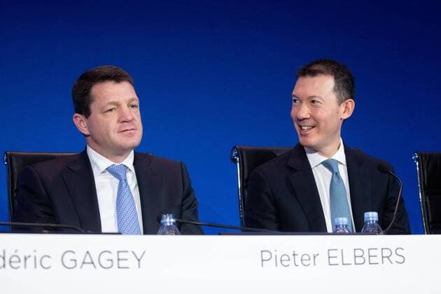 Air France-KLM Chief Executive Officer Benjamin Smith (R), KLM President and CEO Pieter Elbers (L) attend the press conference for the group s 2018 financial year results in Paris on February 20, 2019.  Copyright: xChristophexMorinx
