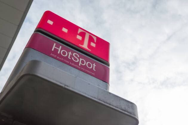 xmhx, v.l. Internet-Hotspot der Deutschen Telekom in Frankfurt am Main, Logo, Symbolbild, Symbolfoto Frankfurt am Main