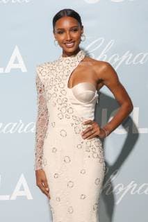 Jasmine Tookes bei der UCLA Institute of the Environment and Sustainability (IoES) Gala am 21.02.2019 in Beverly Hills, Los Angeles UCLA s Institute of the Environment and Sustainability (IoES) Gala 2019 in Los Angeles