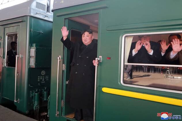 News Themen der Woche KW08 News Bilder des Tages This image released on February 23, 2019, by the North Korean Official News Service (KCNA), shows North Korean leader Kim Jong Un as he departed by train en route to his second summit with U.S. President Donald Trump in Hanoi, Vietnam. Kim will travel more than 2,800 miles by train to the Vietnamese border city of Dang Dong before reportedly embarking on the final leg of the journey to Hanoi, by car.  WAX2019022301 KCNA