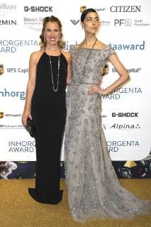 Stefanie Mändlein und Zoe Helali bei der Verleihung des 3. Inhorgenta Award 2019 in den Eisbach Studios. München, 24.02.2019