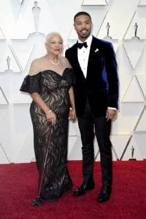 Michael B. Jordan mit Mutter Donna Jordan bei der Oscar Verleihung 2019 91st Annual Academy Awards im Dolby Theatre im Hollywood & Highland Center. Los Angeles, 24.02.2019