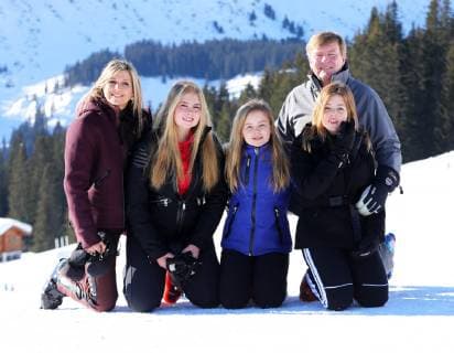25-02-2019 Lech Queen Maxima and King Willem-Alexander and Princess Amalia and Princess Alexia and Princess Ariane pose during a photocall during the ski holiday in Lech am Arlberg, Austria.  Copyright: xPPEx
