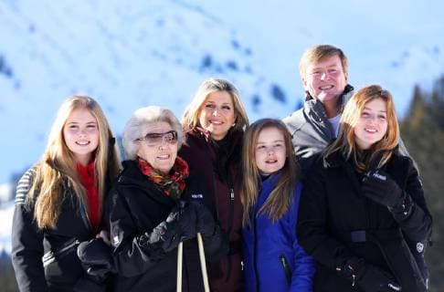 25-02-2019 Lech Queen Maxima and King Willem-Alexander and Princess Amalia and Princess Alexia and Princess Ariane pose during a photocall during the ski holiday in Lech am Arlberg, Austria.  Copyright: xPPEx