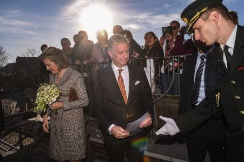 King Philippe - Filip of Belgium and Queen Mathilde of Belgium arrive for a visit of Belgian Royal couple in Antwerp province, with a social and artistic workshop called De Loods for persons psychologically vulnerable, in Duffel, Tuesday 26 February 2019.  LUCxCLAESSEN 05538546