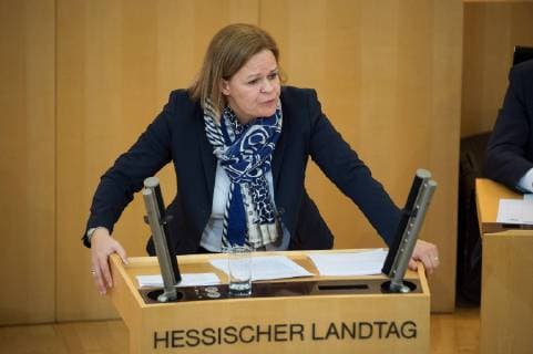 5. Plenarsitzung Hessicher Landtag 26.02.2019 Wiesbaden x1x 5. Plenarsitzung im Hessichen Landtag. Im Bild: Nancy Faeser (SPD, stellvertredende Fraktionsvorsitzende, li) spricht nach der Regierungserklärung von Peter Beuth (CDU, Innenminister) im Plenarsaal. Wiesbaden Wiesbaden Hessen Germany *** 5 Plenary session Hessicher Landtag 26 02 2019 Wiesbaden x1x 5 Plenary session in Hessichen Landtag Im Bild Nancy Faeser SPD deputy faction leader li speaks after the government declaration by Peter Beuth CDU Minister of the Interior in the plenary hall Wiesbaden Wiesbaden Hessen Germany