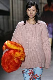 Paris Fashion Week. Defile PAP Automne-Hiver 2019 2020. DRIES VAN NOTEN. Dries Van Noten, Womenswear Autumn-Winter 2019, Milan, Italy Editorial use only Copyright: xGuyxMarineaux STAR_235840_025