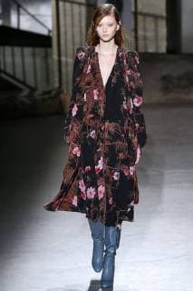 Paris Fashion Week. Defile PAP Automne-Hiver 2019 2020. DRIES VAN NOTEN. Dries Van Noten, Womenswear Autumn-Winter 2019, Milan, Italy Editorial use only Copyright: xGuyxMarineaux STAR_235840_049