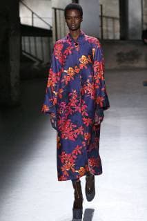 Paris Fashion Week. Defile PAP Automne-Hiver 2019 2020. DRIES VAN NOTEN. Dries Van Noten, Womenswear Autumn-Winter 2019, Milan, Italy Editorial use only Copyright: xGuyxMarineaux STAR_235840_051