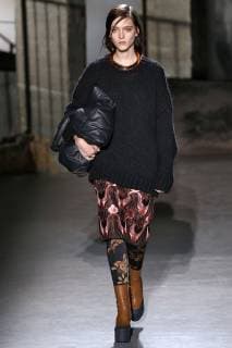 Paris Fashion Week. Defile PAP Automne-Hiver 2019 2020. DRIES VAN NOTEN. Dries Van Noten, Womenswear Autumn-Winter 2019, Milan, Italy Editorial use only Copyright: xGuyxMarineaux STAR_235840_052
