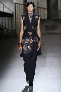 Paris Fashion Week. Defile PAP Automne-Hiver 2019 2020. DRIES VAN NOTEN. Dries Van Noten, Womenswear Autumn-Winter 2019, Milan, Italy Editorial use only Copyright: xGuyxMarineaux STAR_235840_053