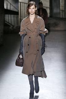 Paris Fashion Week. Defile PAP Automne-Hiver 2019 2020. DRIES VAN NOTEN. Dries Van Noten, Womenswear Autumn-Winter 2019, Milan, Italy Editorial use only Copyright: xGuyxMarineaux STAR_235840_058