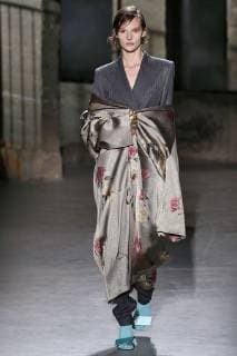 Paris Fashion Week. Defile PAP Automne-Hiver 2019 2020. DRIES VAN NOTEN. Dries Van Noten, Womenswear Autumn-Winter 2019, Milan, Italy Editorial use only Copyright: xGuyxMarineaux STAR_235840_060