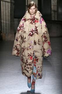 Paris Fashion Week. Defile PAP Automne-Hiver 2019 2020. DRIES VAN NOTEN. Dries Van Noten, Womenswear Autumn-Winter 2019, Milan, Italy Editorial use only Copyright: xGuyxMarineaux STAR_235840_061