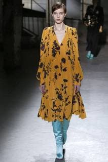 Paris Fashion Week. Defile PAP Automne-Hiver 2019 2020. DRIES VAN NOTEN. Dries Van Noten, Womenswear Autumn-Winter 2019, Milan, Italy Editorial use only Copyright: xGuyxMarineaux STAR_235840_068
