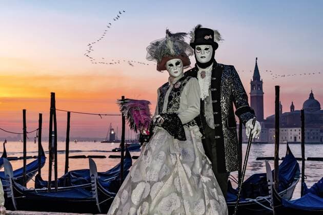 Italien, Italy, Venedig, Venice, 01.03.2019: Karneval in Venedig. Das besondere amCarnevale Veneziano sind die farbenprächtigen Masken und die kunstvollen Kostüme.
