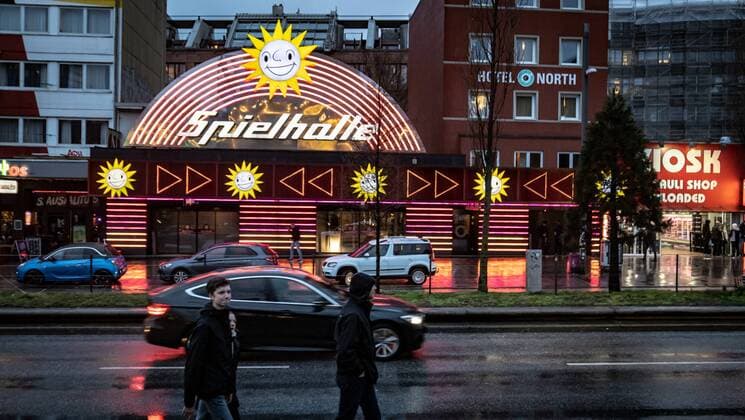 Hamburg; St. Pauli, Reeperbahn, Spielhalle Hamburg