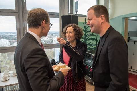 Politik Berlin PK Rot-Rot-Gruen Pressekonferenz des Regierenden Buergermeisters, Michael Mueller (SPD) und der Buergermeisterin Ramona Pop (Buendnis 90 Die Gruenen) sowie dem Buergermeister Dr. Klaus Lederer (Linkspartei) zum Thema Zweieinhalb Jahre Rot-Rot-Gruen . Im Bild vlnr.: Michael Mueller, Ramona Pop, Klaus Lederer. 5.3.2019, Berlin *** Politics Berlin PK Red Red Green Press conference of the governing mayor Michael Mueller SPD and the mayor Ramona Pop Buendnis 90 The Greens as well as the mayor Dr Klaus Lederer Left Party on the topic Two and a half years Red Green In the picture Michael Mueller Ramona Pop Klaus Lederer 5 3 2019 Berlin