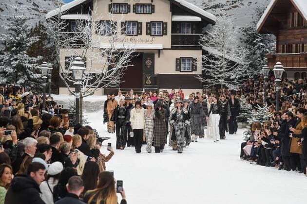 Entertainment Themen der Woche KW10 Entertainment Bilder des Tages Paris Fashion Week. Defile Chanel. Chanel Show at Grand Palais. 236083 2019-03-05 Paris France Delevingne, Cara  Copyright: xSergexArnalx xStarfacex STAR_236083_010