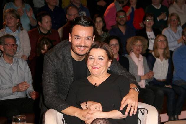 Entertainment Themen der Woche KW10 Giovanni Zarrella mit seiner Mutter Clementina zu Gast in der M.Lanz (ZDF) Talk Show am 6.03.2019 in Hamburg M.Lanz (ZDF) Talkshow am 6.03.2019 in Hamburg *** Giovanni Zarrella with his mother Clementina at the M Lanz ZDF Talk Show on 6 03 2019 in Hamburg M Lanz ZDF Talkshow on 6 03 2019 in Hamburg 