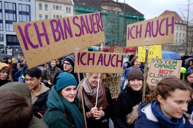 News Themen der Woche KW10 News Bilder des Tages Fridays For Future - mit einem Schülerstreik und einer Demonstration fordern Schüler und Schülerinnen den sofortigen Kohleausstieg snapshot-photography xK.M.Krause *** Fridays For Future with a student strike and a demonstration call on students to immediately exit coal snapshot photography xK M Krause
