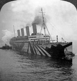 Coloured troops returning from France Coloured troops returning from France New York USA Farbige Truppenteile kehren von Frankreich heim auf der S.S. Aquitania , New York, USA 1918. Coloured troops returning from France on S.S. Aquitania , New York, 1918.  UnitedArchives14210