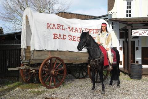 Alexander Klaws. Pressekonferenz zu Karl May 2019, Unter Geiern Der Sohn des Bärenjägers . Vorstellung der Gaststars und der neue Winnetou am Kalkberg in Bad Segeberg. Bad Segeberg, 08.03.2019 Bitte Bildunterschrift : IMAGO Michael Wigglesworth