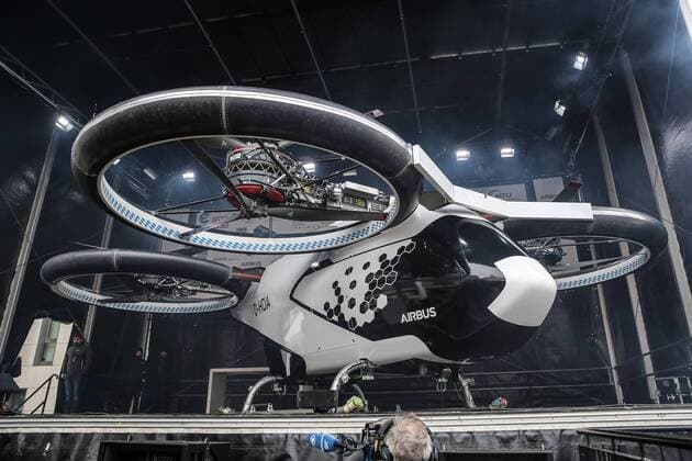 News Themen der Woche KW11 News Bilder des Tages Vorstellung CityAirbus auf den Rathausplatz in Ingolstadt, Flugtaxi Vorstellung CityAirbus auf den Rathausplatz in Ingolstadt, Flugtaxi Ingolstadt Rathausplatz Deutschland