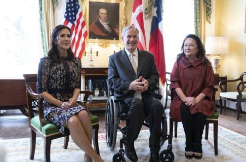March 11, 2019 - Austin, Texas, USA - Mary, Crown Princess of Denmark, l, visits with Texas governor Greg Abbott, c, and wife Cecilia during a stop at the Texas Governor s Mansion in Austin. The Crown Princess is on a three-day Texas swing with a visit to the SXSW Conference. In back is a portrait of Texas General Sam Houston. Austin USA - ZUMAd150 20190311_znp_d150_021 Copyright: xBobxDaemmrichx