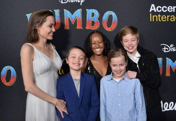 Entertainment Themen der Woche KW11 Entertainment Bilder des Tages Angelina Jolie, Knox Leon Jolie-Pitt, Zahara Marley Jolie-Pitt, Vivienne Marcheline Jolie-Pitt, and Shiloh Nouvel Jolie-Pitt (L-R) attend the premiere of the motion picture fantasy Dumbo at the Ray Dolby Ballroom, Loews Hollywood Hotel in the Hollywood section of Los Angeles on March 11, 2019. Storyline: A young elephant, whose oversized ears enable him to fly, helps save a struggling circus, but when the circus plans a new venture, Dumbo and his friends discover dark secrets beneath its shiny veneer.  LAP2019031161 JIMxRUYMEN