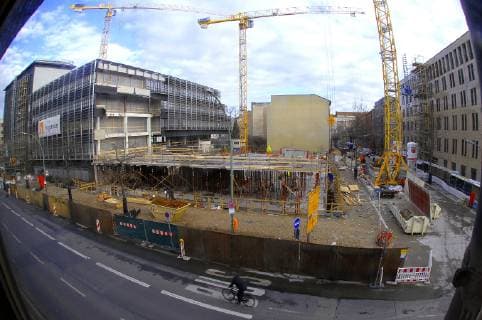 Baustelle fuer die Sony Music-Zentrale in Schoeneberg an der Buelowstrasse Ecke Steinmetzstrasse (nach Abriss ehemals Commerzbank-Gebaeude) . Die Zentrale kommt von Muenchen nach Berlin.
