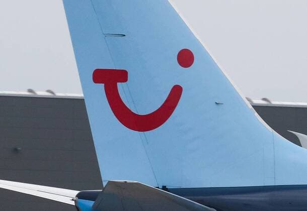 Flughafen Hannover Symbolfoto, tui boeing 737 800, logo,