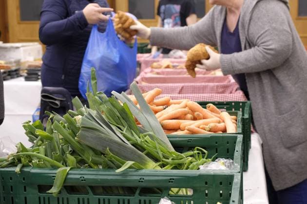 05.03.2019 Essen Tafel Essen . St Gertrud . Hier koennnen beduerftige Menschen Nahrung fuer einen Eur kaufen . Oft sind die Artikel abgelaufen weil es Spenden von Lebensmittelgeschaeften sind . *** 05 03 2019 Essen Tafel Essen St Gertrud Here needy people can buy food for one Eur Often the articles have expired because they are donations from grocery shops