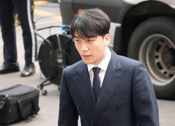 Entertainment Themen der Woche KW11 Entertainment Bilder des Tages V.I (BIGBANG), Mar 14, 2019 : V.I or Seungri, a member of K-pop boy band BIGBANG, arrives at the Seoul Metropolitan Police Agency for police questioning over sex-for-favors allegations in Seoul, South Korea. V.I is accused of arranging sexual services for potential investors in a nightclub in Seoul.  (99137693)