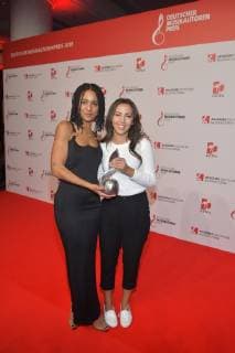 11. Deutscher Musikautorenpreis 2019 Lary, auch Lary Lou und Lary Poppins, buergerlich Larissa Sirah Herden mit Namika Ankunft, roter Teppich zum 11. Deutschen Musikautorenpreis im Hotel Ritz Carlton in Berlin am 14.03.2019