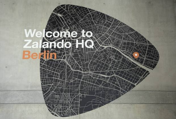 Feature - Schriftzug Welcome to Zalando HQ Berlin Zalando Bilanzpressekonferenz im Headquarter in Berlin, Deutschland am 28.02.2019.